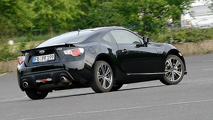 Im Gegensatz zum baugleichen Toyota verfügt der BRZ nur über einen dezenten Heckspoilert.