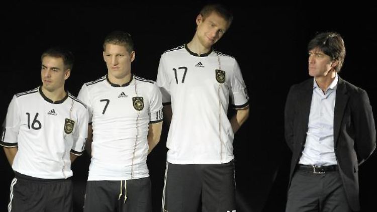 Adidas rüstet die deutsche Nationalmannschaft aus.