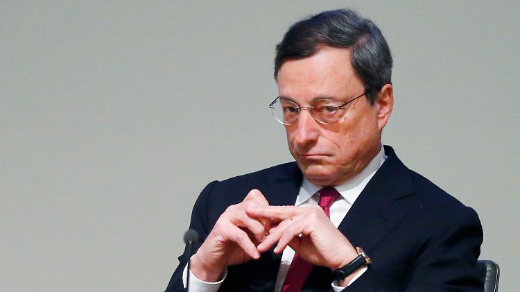 EZB-Chef Draghi will nicht zu früh sein letztes Pulver verschießen.