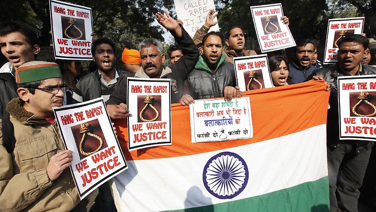 Viele Menschen in Indien fordern die Todesstrafe für Vergewaltiger.