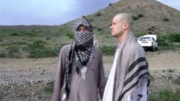 Irgendwo zwischen Angst, Hoffnung und Unglaube: Bergdahl kurz vor der Übergabe an das US-Speziakommando.