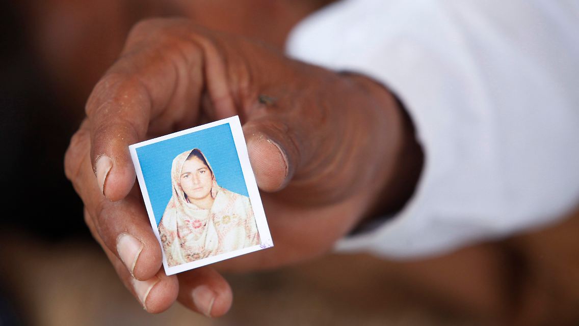 2014-05-30T170529Z_2015663473_GM1EA5V02WE01_RTRMADP_3_PAKISTAN-WOMAN-MURDER.JPG366161580800844925.jpg