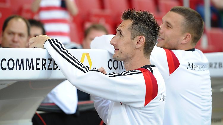 Ein Hausmeister und ein pflegeleichter Mitbewohner: Miroslav Klose und Lukas Podolski.