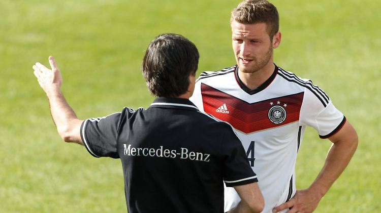Bundestrainer Löw entschied sich nach dem Ausfall von Reus gegen die Nachnominierung eines Stürmers - und für Mustafi.