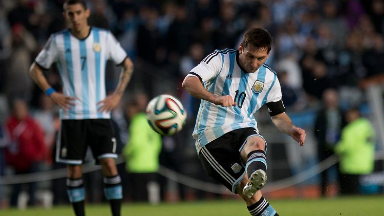 Lange steht Lionel Messi nicht auf dem Platz. Für ein Tor reicht es aber dennoch.