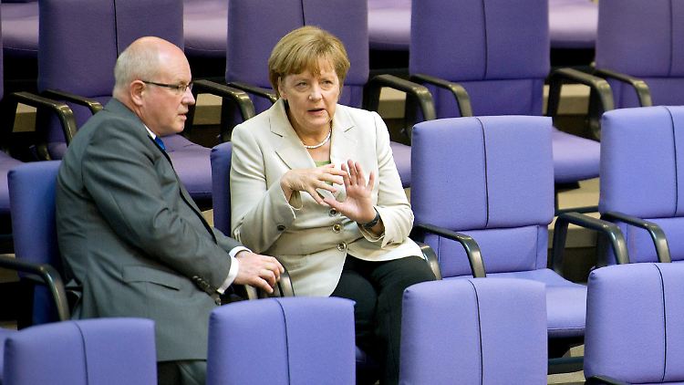 Besonders Fraktionschef Volker Kauder soll die Kanzlerin in letzter Zeit enttäuscht haben.
