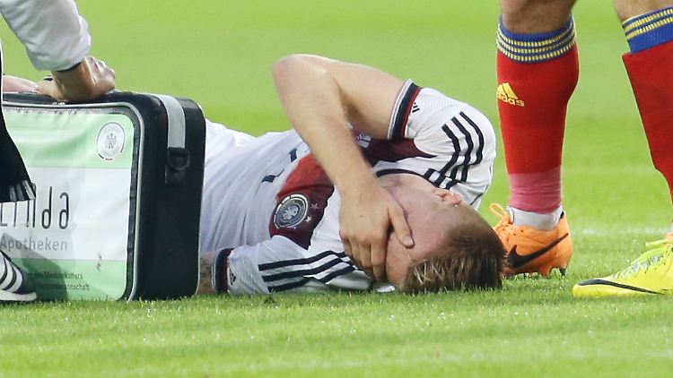 Ein folgenschwerer Zweikampf bedeutet das WM-Aus für Marco Reus.