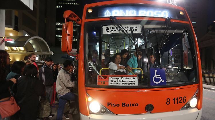 Bus statt U-Bahn: Der Streik hat ein Verkehrschaos in São Paulo ausgelöst.