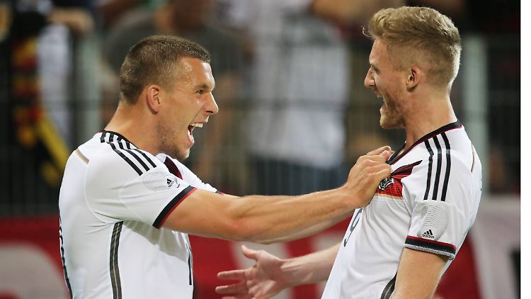 Der sportlich schon mehrfach totgesagte Podolski hält auf einmal wieder die besten Karten in der Hand.