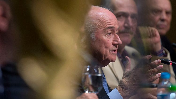 Seit 1998 thront Joseph S. Blatter an der Spitze des Fußball-Weltverbandes. 