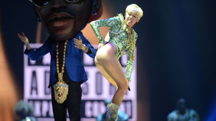 Miley Cyrus bei ihrem Auftritt am 6. Mai 2014 in London.