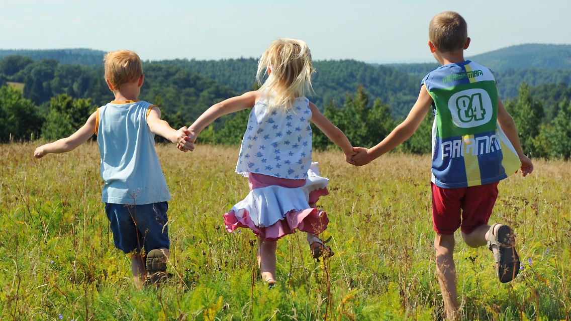 Schätzungen zufolge betrifft ADHS in Deutschland rund vier bis acht Prozent aller Schulkinder.