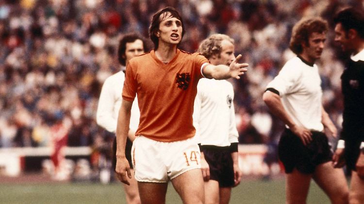 Die Vertreter der Generation "Voetbal Totaal" um ihre prägende Gestalt Johan Cruyff würden an der heutigen Situation im niederländischen Fußball wohl verzweifeln.