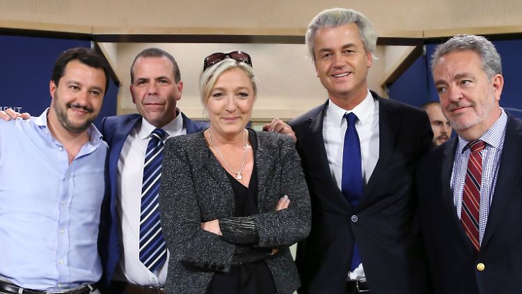 Fünf von sieben: Matteo Salvini (Lega Nord), Harald Vilimsky (FPÖ), Marine Le Pen (Front National), Geert Wilders (PVV) und Gerolf Annemans (Vlaams Belang).