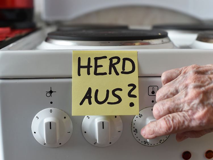 Mit Notizen versuchen Alzheimer-Betroffene die Lücken im Kopf zu schließen.