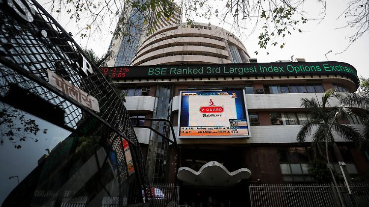 Börse in Mumbai: Händler wollen von der Regierung nun Taten sehen.