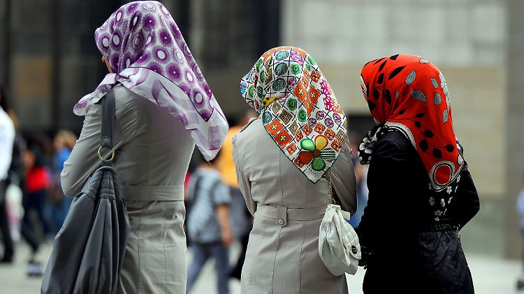 In vielen türkischen Familien wird eine Ausbildung für Frauen nicht für nötig befunden.