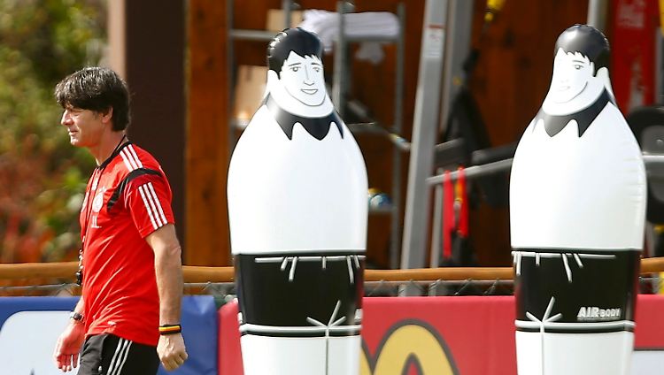 Joachim Löw bastelt wohl noch an den Aufstellungsdetails.