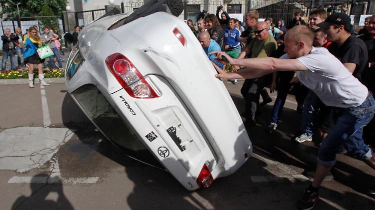 2014-06-14T163351Z_1285471899_GM1EA6F01I401_RTRMADP_3_UKRAINE-CRISIS.JPG7446787250532114341.jpg