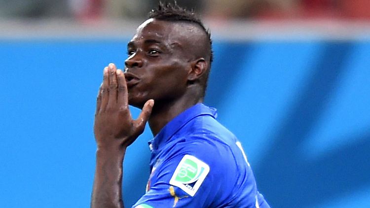 Mario Balotelli setzte sich am langen Pfosten durch und köpfte den Ball zum 2:1 ins Tor.