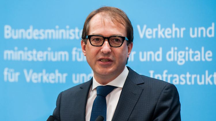 Die Maut war das zentrale Versprechen der CSU im Wahlkampf. Scheitert Dobrindt, dann scheitert die CSU.