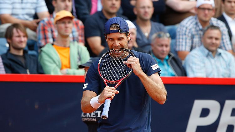 Schon wieder die Schulter: Das Verletzungspech bleibt Tommy Haas treu.
