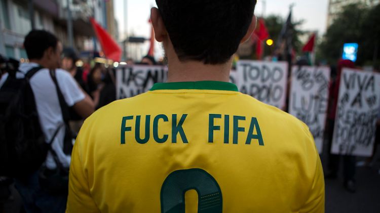 Die WM stößt in Brasilien nicht überall auf grenzenlose Begeisterung.