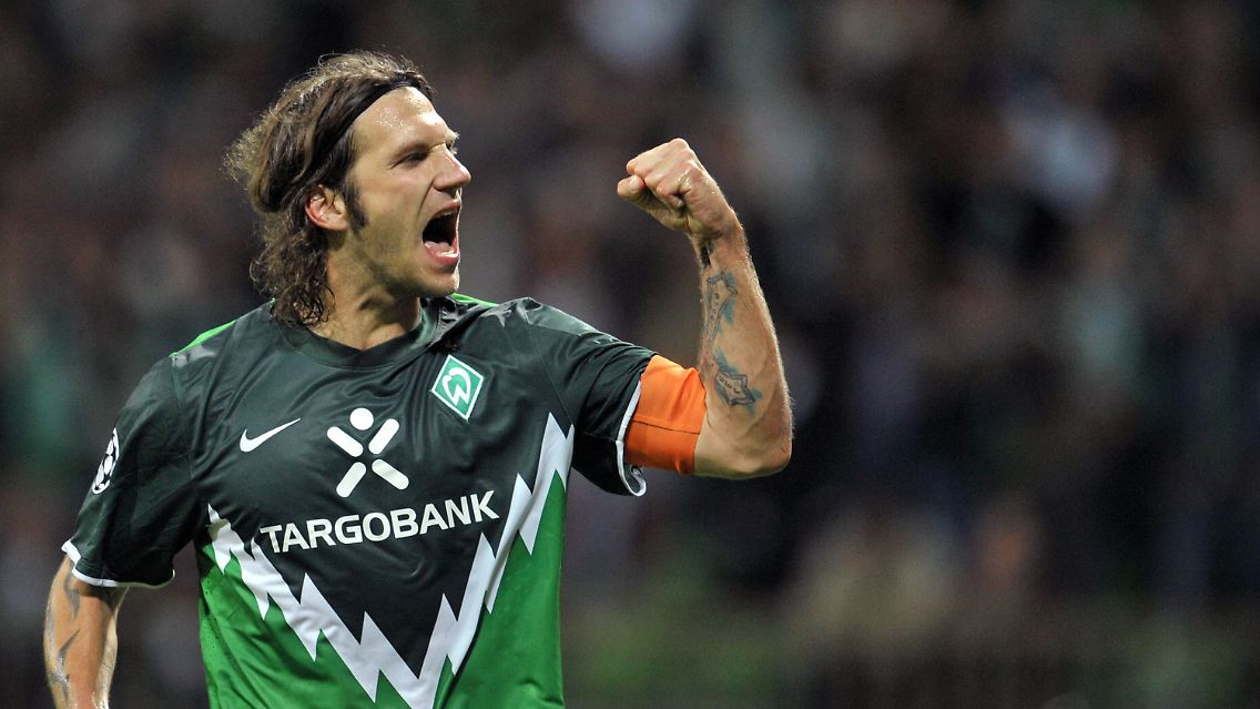 Torsten Frings jubelt über seinen verwandelten Strafstoß.