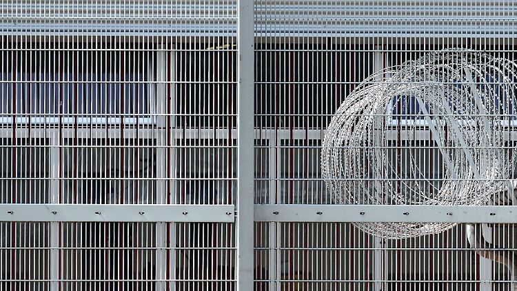 Die Temperatur in den Zellen soll im vergangenen Jahr an 73 Tagen bei über 40 Grad gelegen haben, so die Insassen.