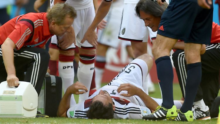 Im Spiel sah die Verletzung von Hummels böse aus - Joachim Löw rechnet nur mit einer leichten Blessur.