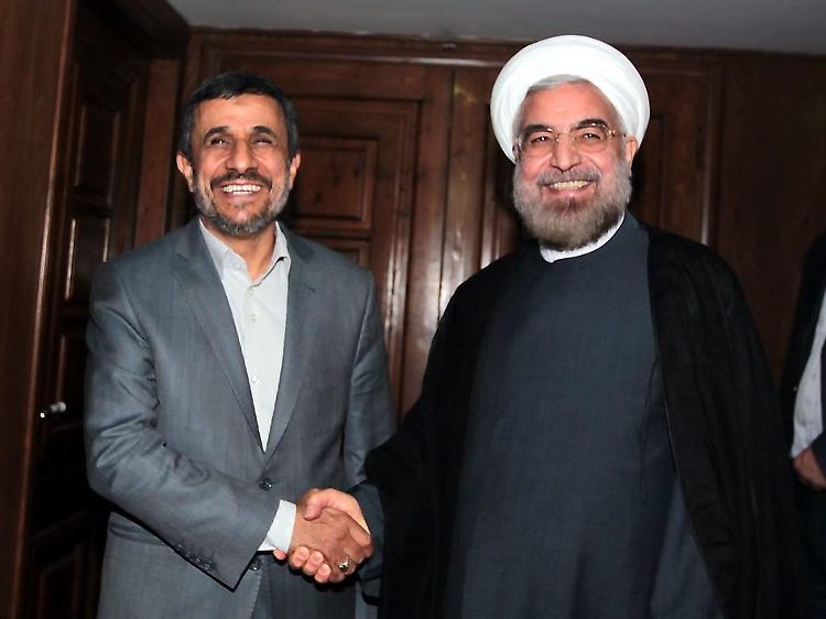 Wichtige iranische Rolle: Hassan Ruhani (rechts) mit seinem Amtsvorgänger Mahmud Ahmadinedschad.