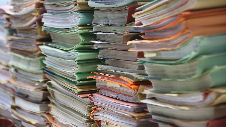Rund 10.000 Einwände gegen Hartz-IV-Bescheide gehen im Schnitt monatlich bei Sozialgerichten ein.