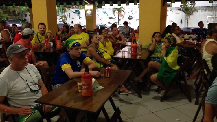 Brasilien beim Public Viewing: Die Menge tobt.