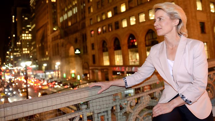 Bundesverteidigungsministerin von der Leyen nach ihrer Ankunft in New York.