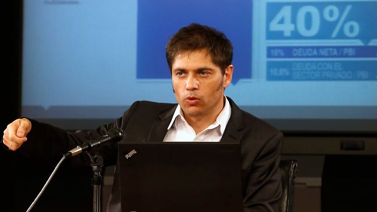 Der große Swap: Wirtschaftsminister Axel Kicillof erläutert das Umtausch-Programm.
