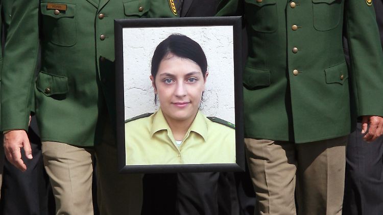 30.04.2007 in Böblingen: Letzte Ehre für die ermordete Kollegin Kiesewetter.  