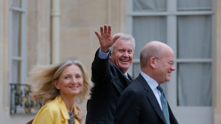Konzernchef in Siegerpose: Jeff Immelt nach Gesprächen im Eleysse-Palast (Archivbild).