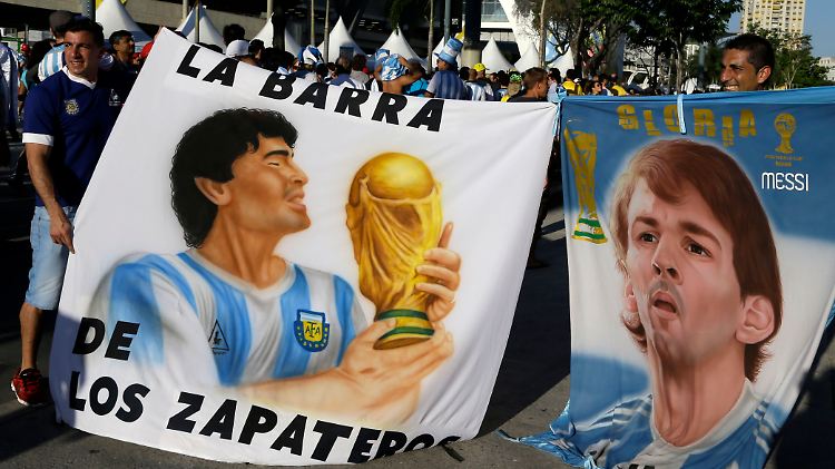 Kann König Fußball die Argentinier ein wenig ablenken?
