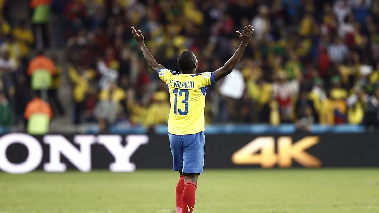 Der Matchwinner Enner Valencia hält Ecuadors Achtelfinal-Traum am Leben.