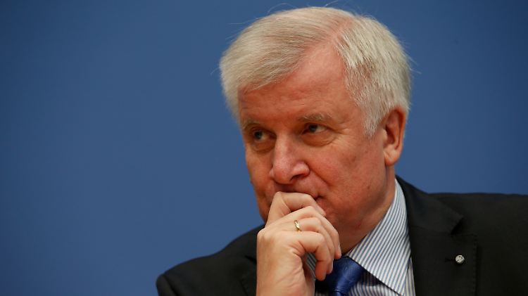 Horst Seehofer kann seine Kritiker nicht ruhigstellen. Teile der CSU machen ihn für die Schlappe der Partei bei der Europawahl verantwortlich.