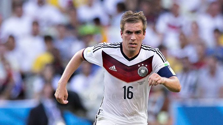 Der deutsche Kapitän agiert bei der WM ungewohnt fahrig. Löw muss sich die Frage gefallen lassen, ob Philipp Lahm als Außenverteidiger nicht besser aufgestellt ist.