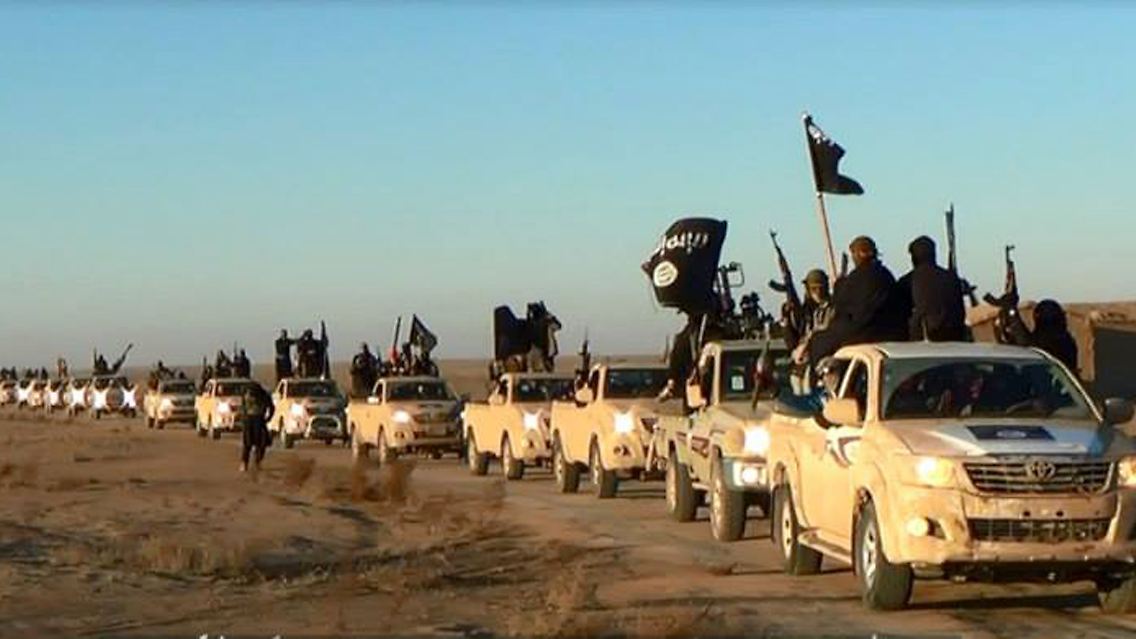 Isis etwa, die dieser Tage die Nachrichten bestimmt, ist eine sunnitische Bewegung. Die vier Buchstaben stehen für den Islamischen Staat im Irak und Syrien. Oft ist statt Syrien auch von "Scham" die Rede. Damit ist so etwas wie ein Großsyrisches Reich gemeint, das Teile des Libanon, der Türkei, Jordaniens und Palästinas umfasst. Isis ist derzeit eine der einflussreichsten und radikalsten dschihadistischen Organisation der Welt. Die Kämpfer der Isis gehen selbst gegen andere Muslime, sprich gegen Schiiten, erbarmungslos vor.
