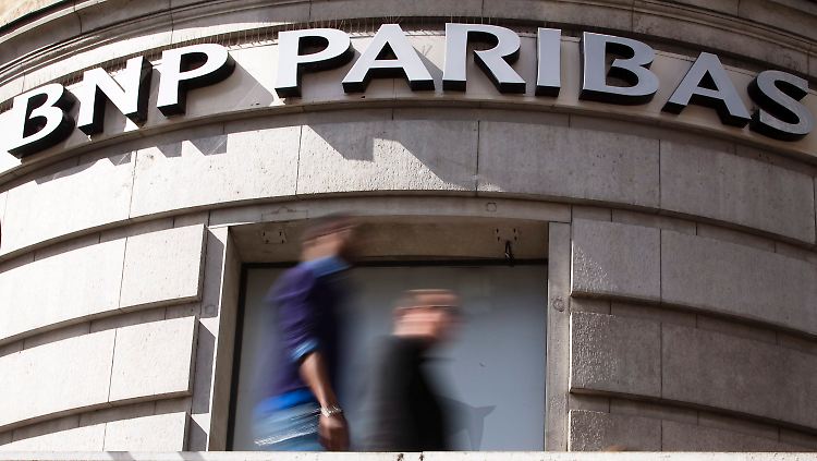 Die BNP Paribas wird kräftig zur Kasse gebeten.