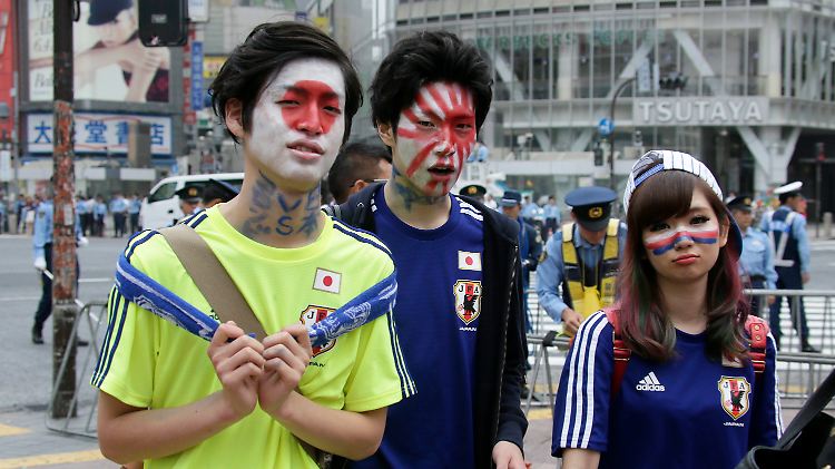 Lange Gesichter gibt es in Japan derzeit nicht nur bei Fußballfans, sondern auch an der Börse. 