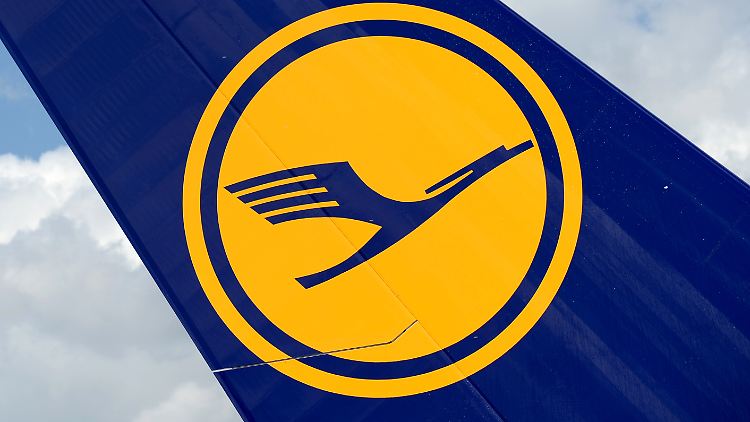 Die Lufthansa bildet nur Anwärter mit einer Mindestgröße von 1,65 Metern zu Piloten aus. Andere Gesellschaften nehmen auch kleinere Bewerber.