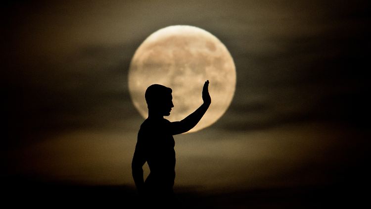 Ob der Vollmond tatsächlich den Schlaf beeinflusst, kann bisher nicht eindeutig geklärt werden.