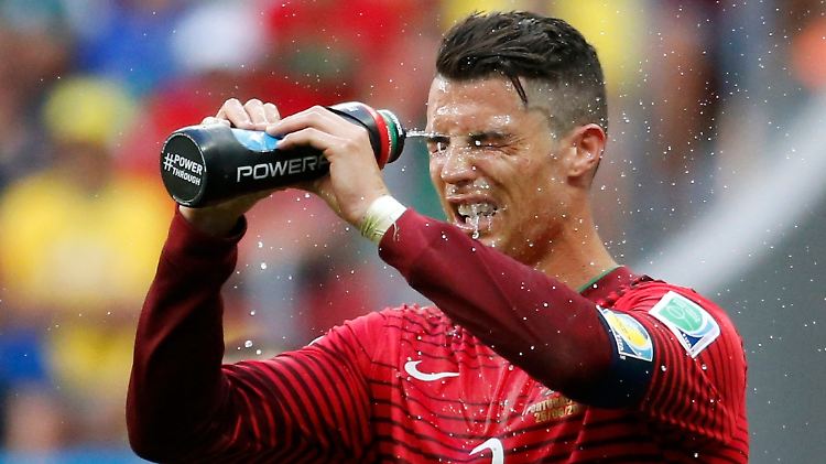 Für den Weltfußballer Cristiano Ronaldo ist die WM ins Wasser gefallen.
