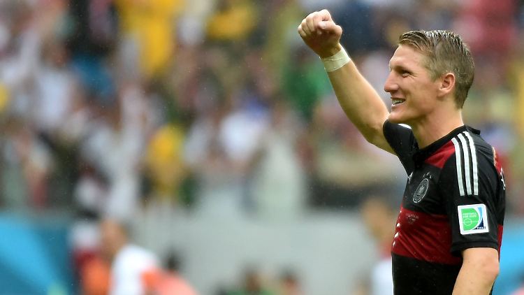 Schweinsteiger spielte zum ersten Mal von Beginn an und übernahm sofort wieder die Chefrolle. Doch die Kräfte reichten nicht bis zum Schluss. Wie lange geht das gut?