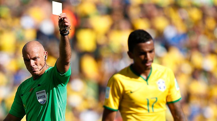 Der Engländer Howard Webb leitete die Achtelfinalpartie zwischen Brasilien und Chile mit Besonnenheit.
