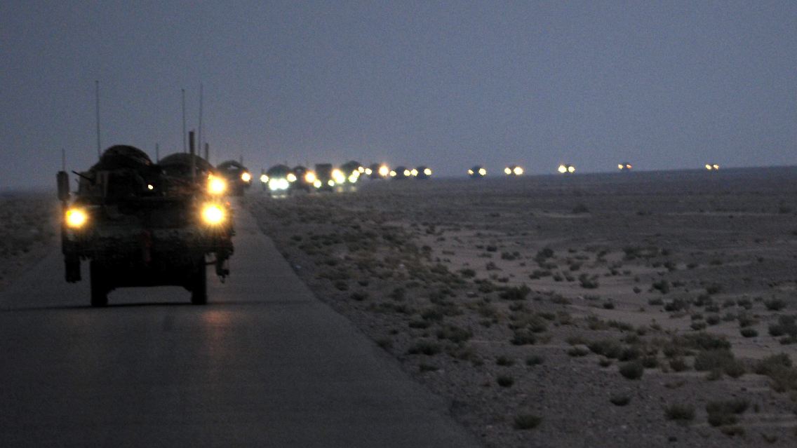 Ein Konvoi der Strykers-Brigade auf dem Weg zur Grenze.